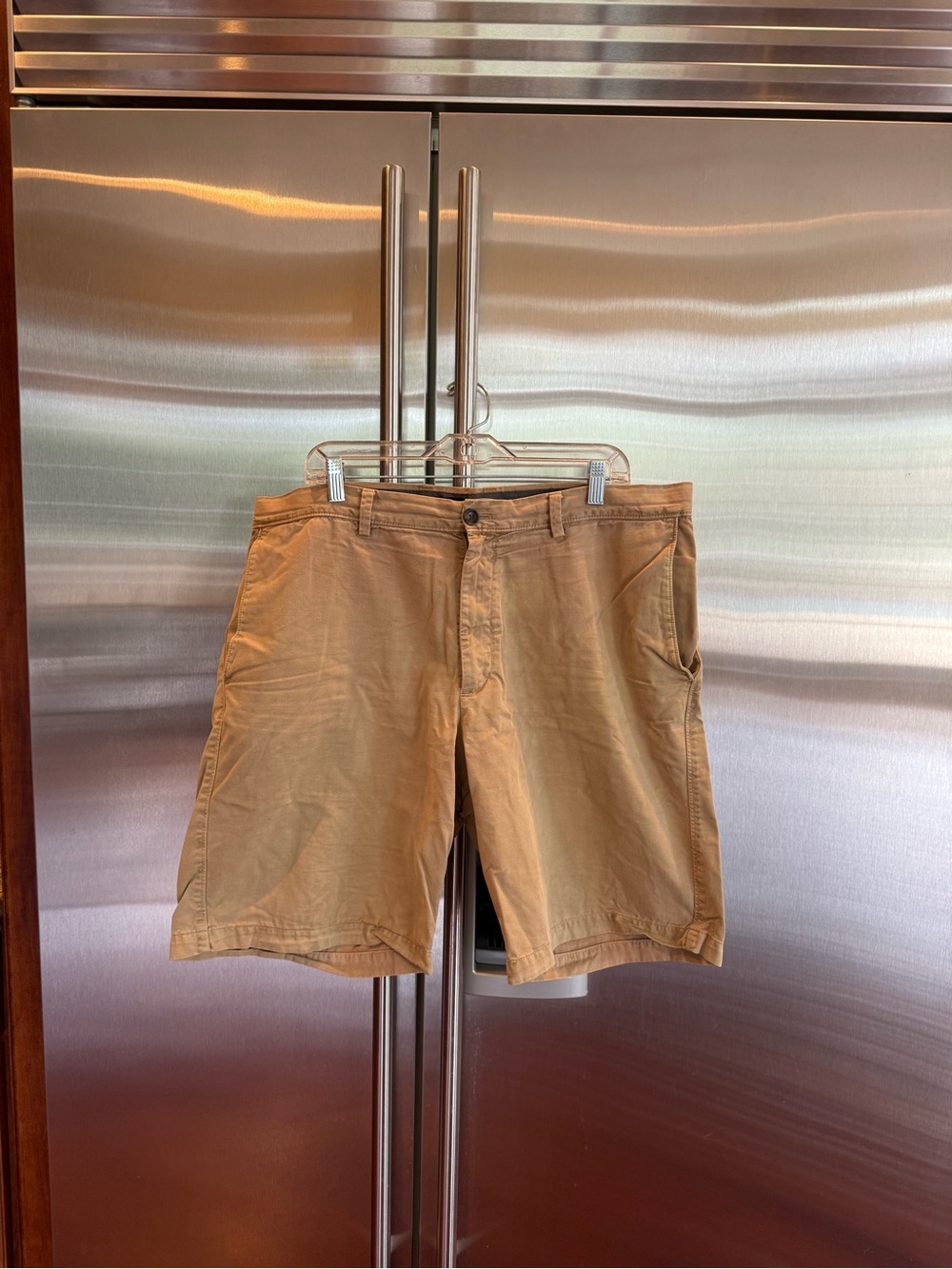 Banana Republic Men's Tan Flat-Front Shorts, size 38